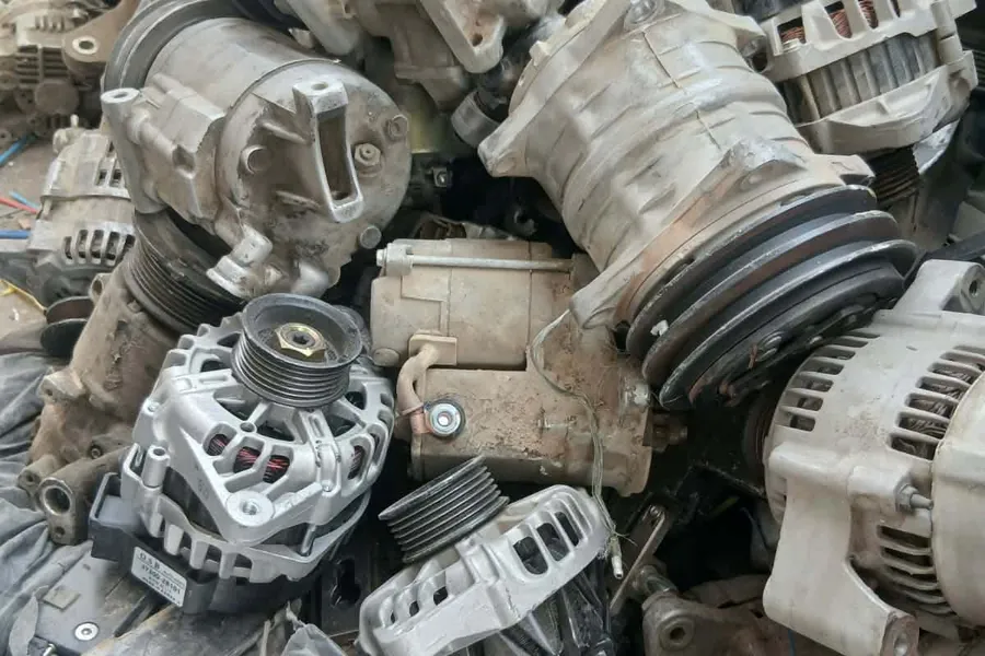 Vehicle auto parts scrap buyers in Jeddah